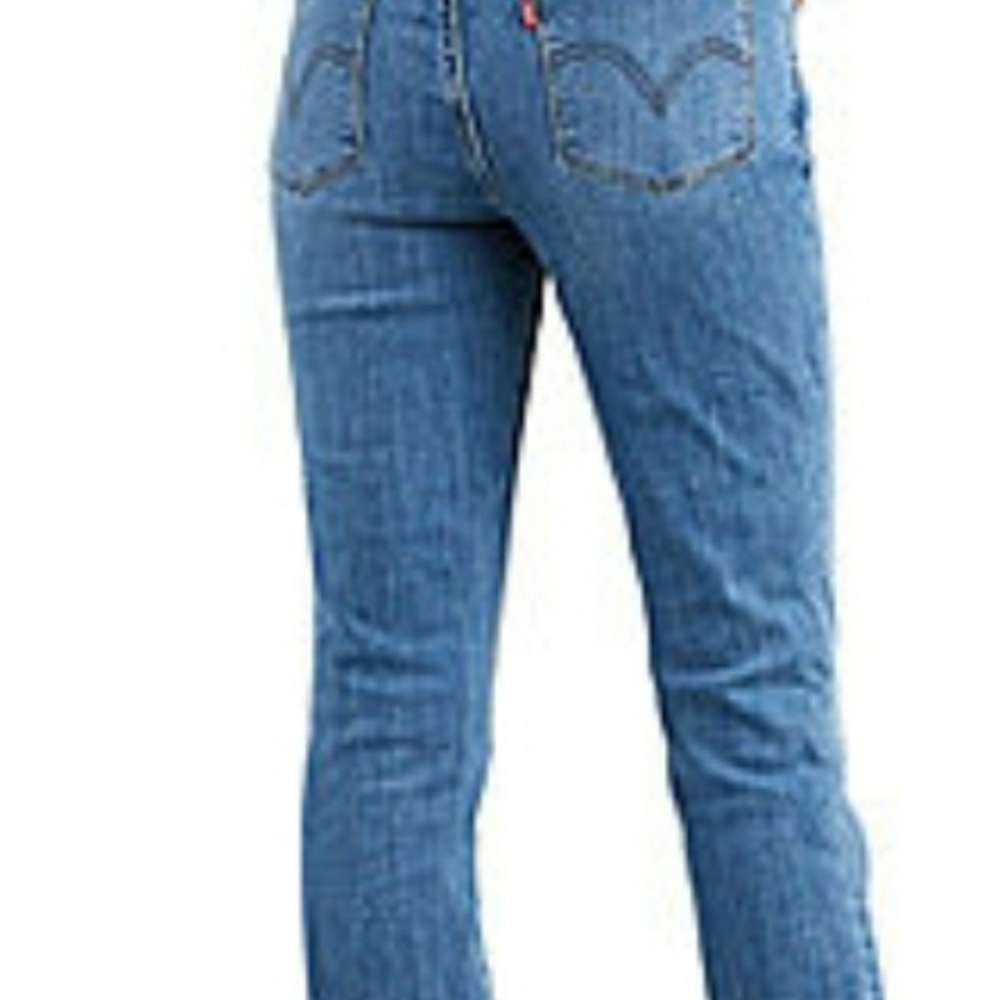 Levis Classic Straight Leg